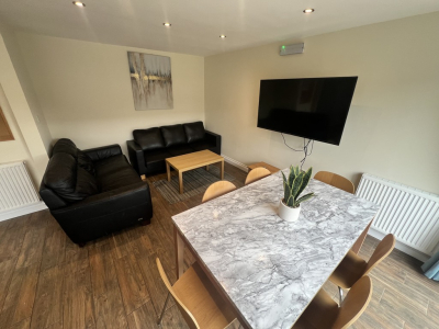 Image of Deramore Drive, Badger Hill