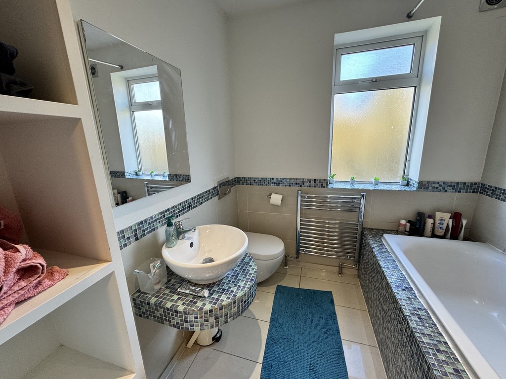 Image of Somerset Road, Huntington