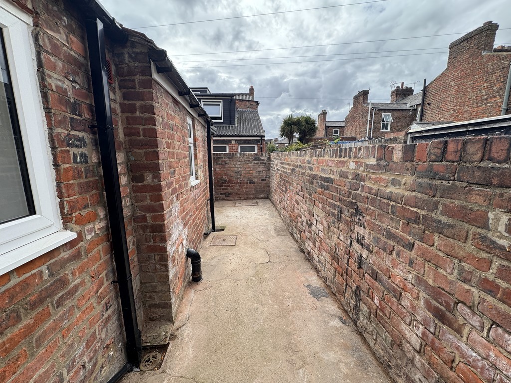 Image of Amber Street, The Groves