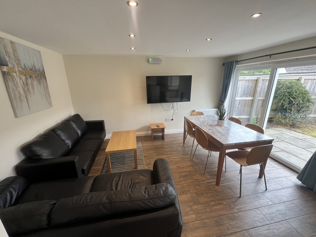 Image of Deramore Drive, Badger Hill