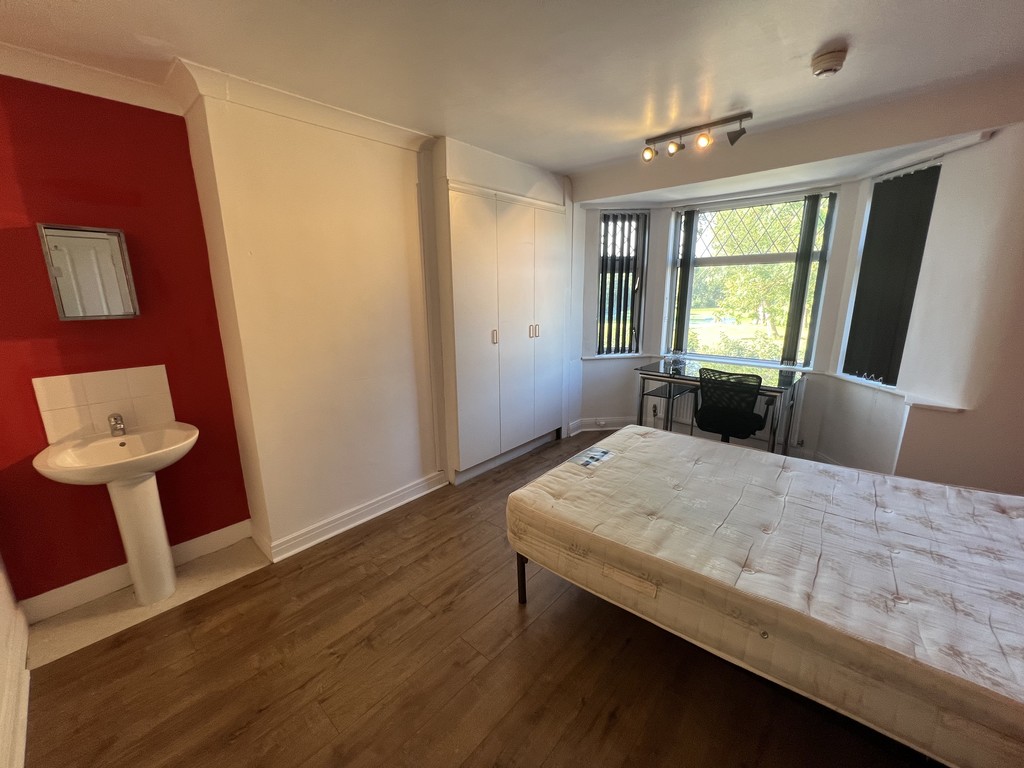 Image of Temple Villas, Tang Hall