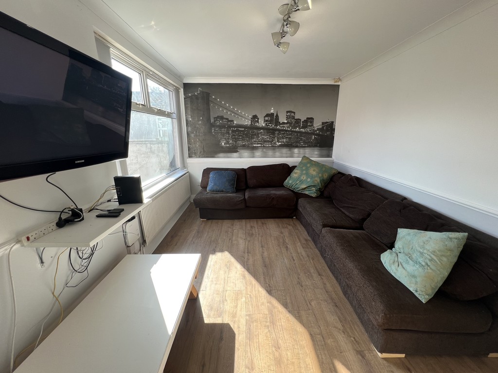 Image of Temple Villas, Tang Hall