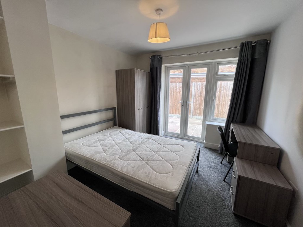 Image of Deramore Drive, Badger Hill