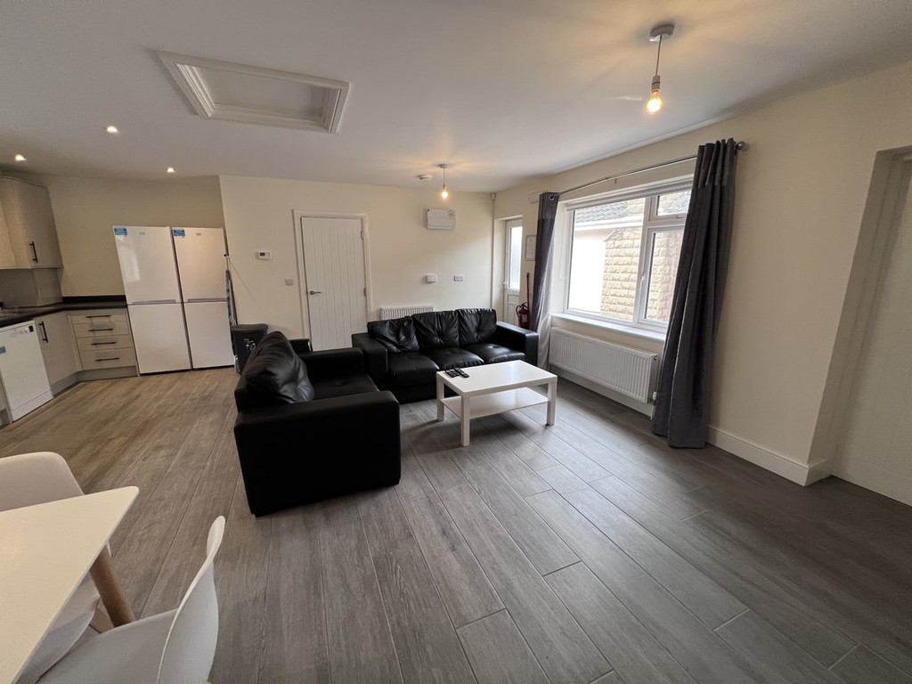 Image of Deramore Drive, Badger Hill