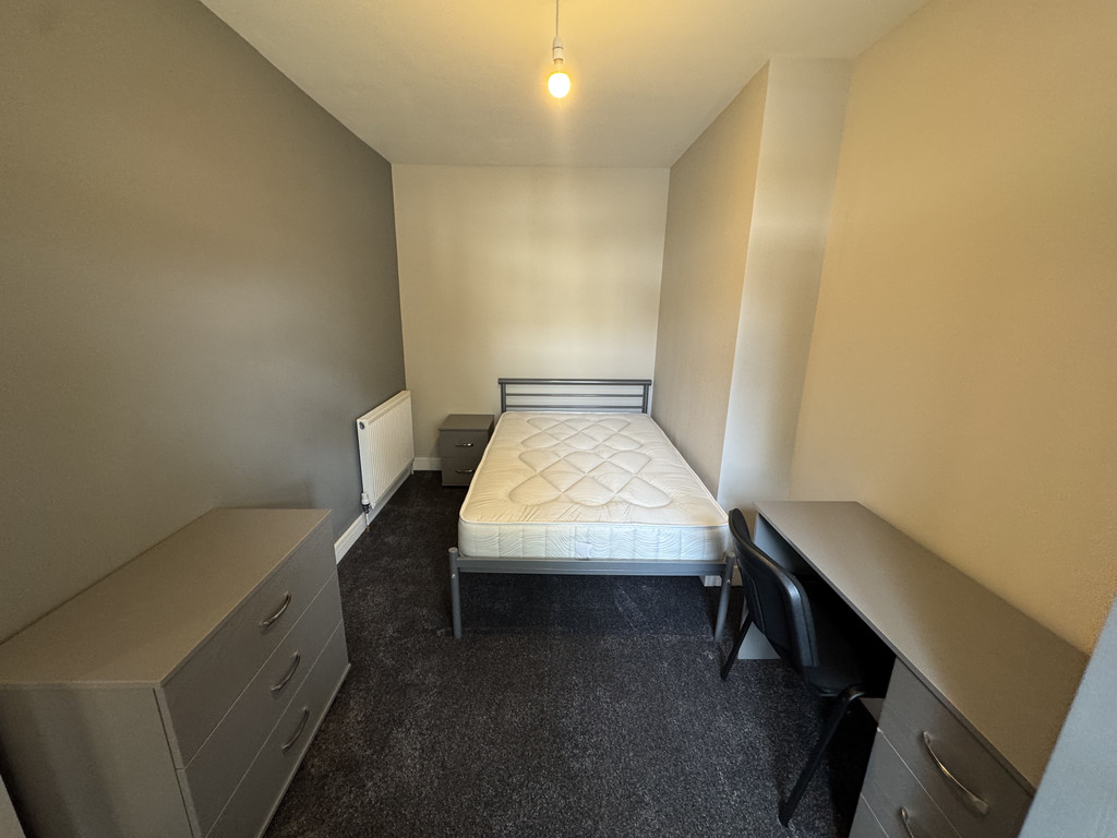 Image of Fifth Avenue, Tang Hall