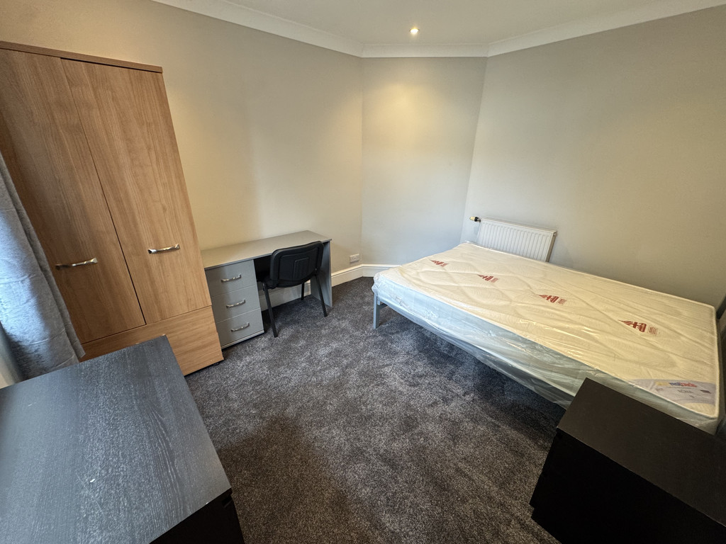 Image of Fifth Avenue, Tang Hall