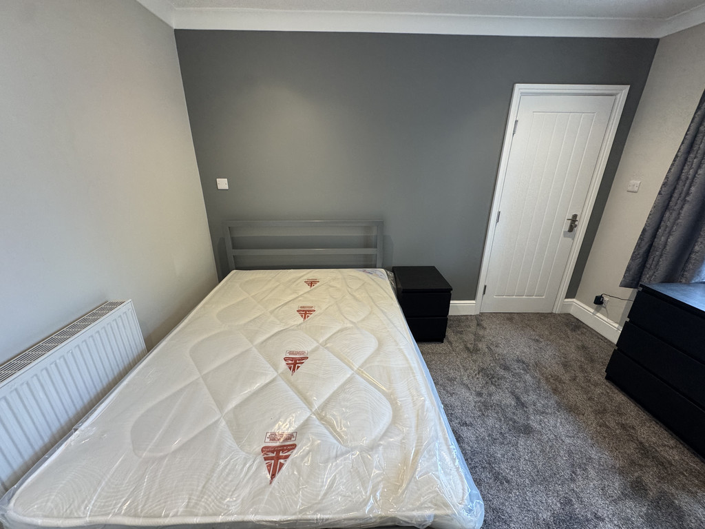 Image of Fifth Avenue, Tang Hall