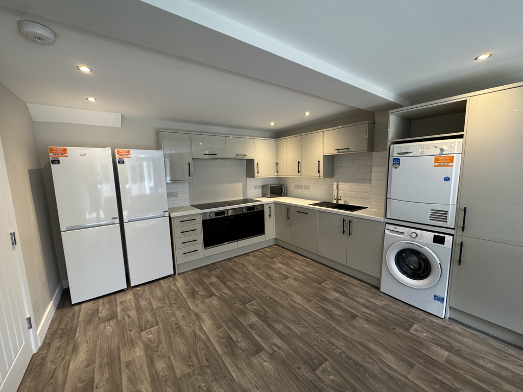 Image of Fifth Avenue, Tang Hall