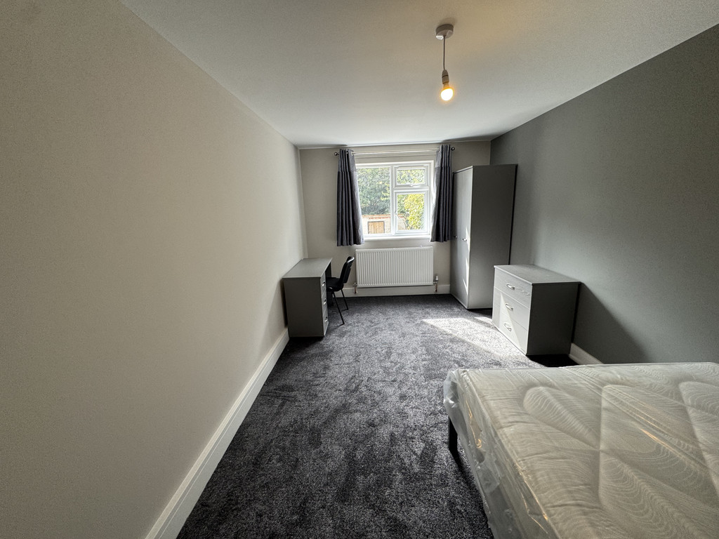 Image of Fifth Avenue, Tang Hall