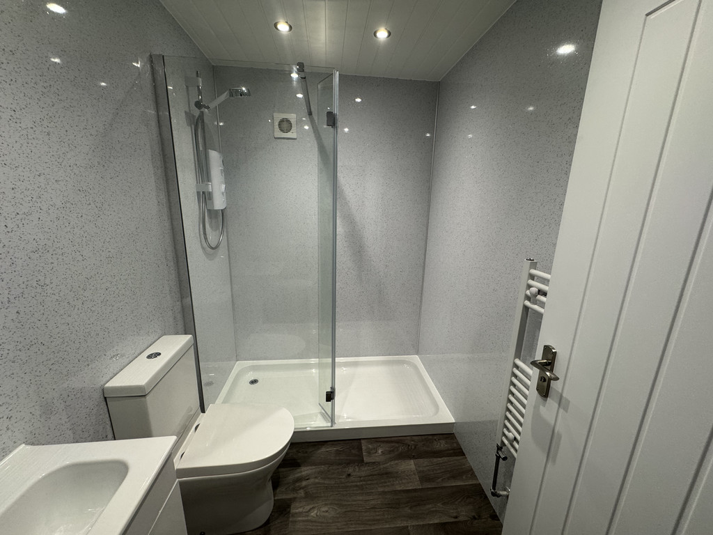 Image of Fifth Avenue, Tang Hall