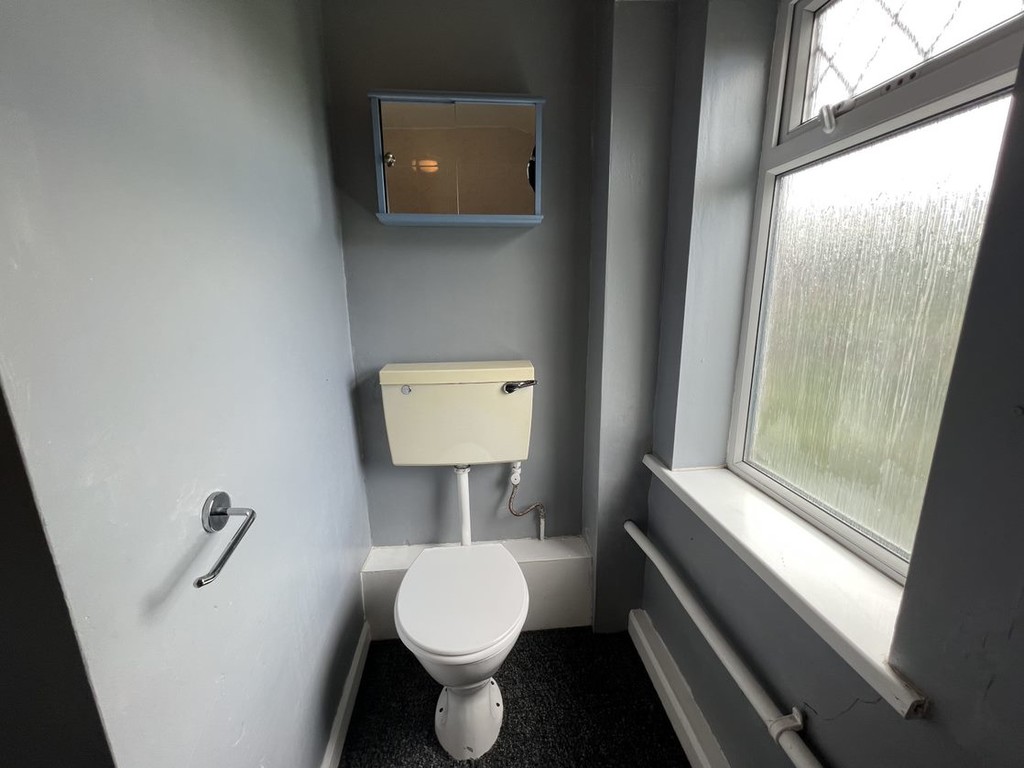 Image of Fifth Avenue, Tang Hall