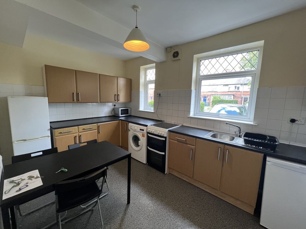 Image of Fifth Avenue, Tang Hall