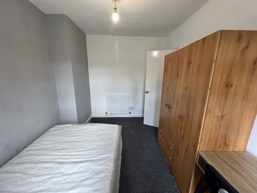 Image of Fifth Avenue, Tang Hall