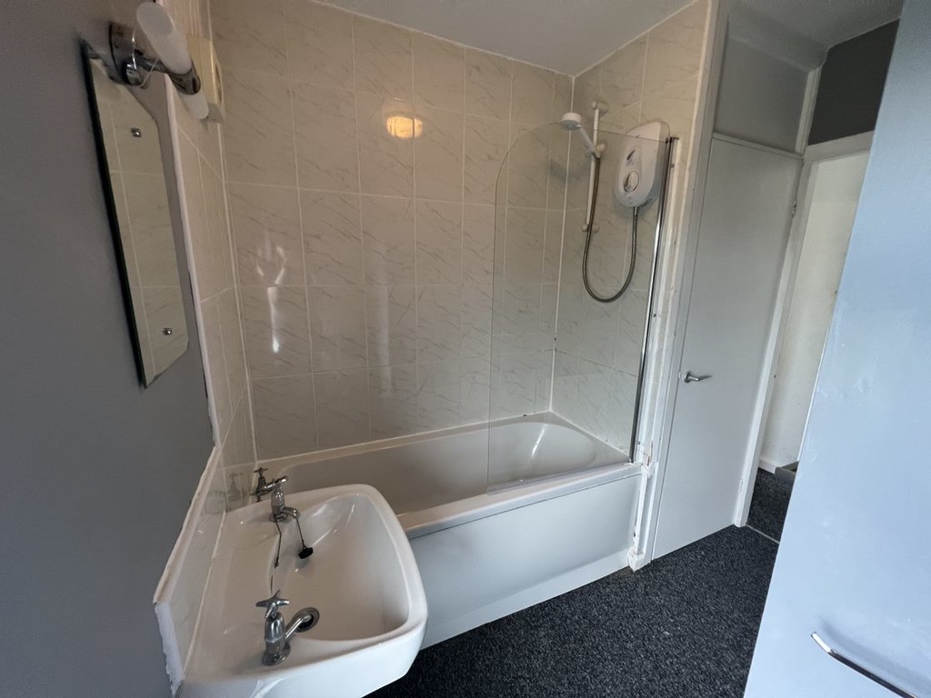 Image of Fifth Avenue, Tang Hall