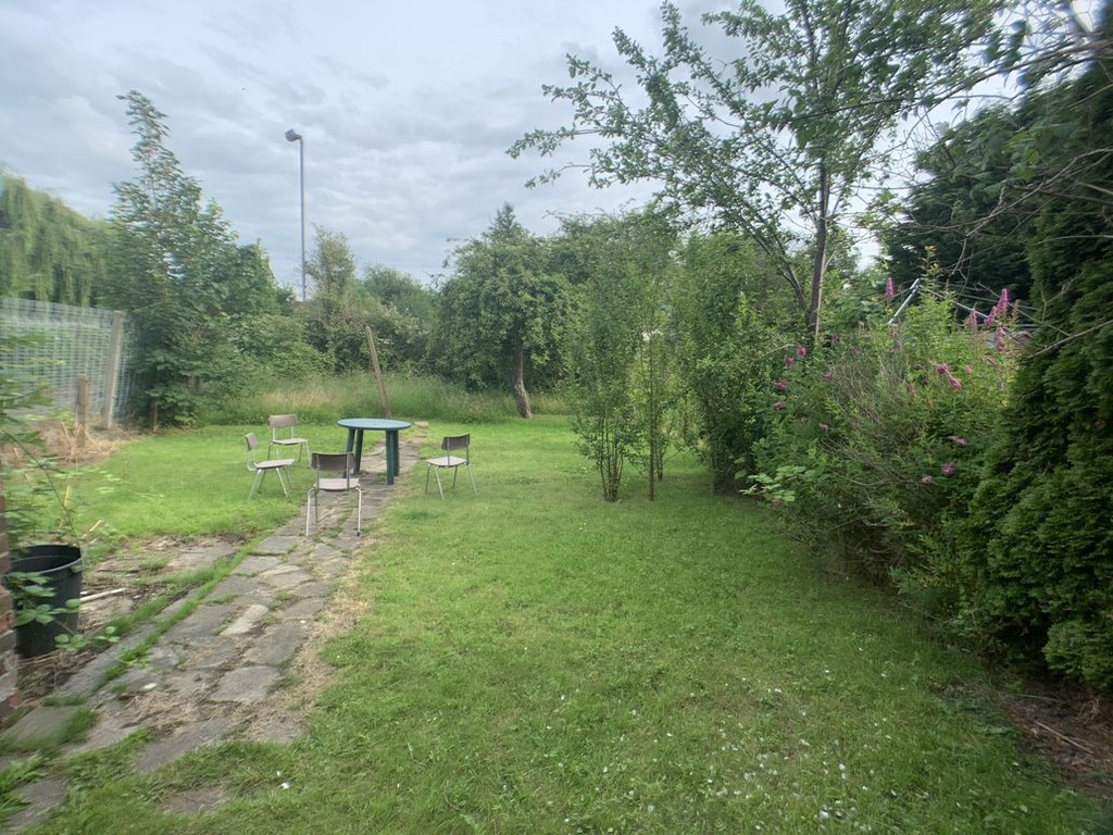 Image of Fifth Avenue, Tang Hall