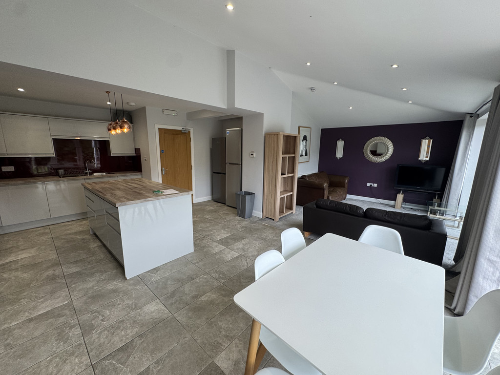 Image of Fourth Avenue, Tang Hall 