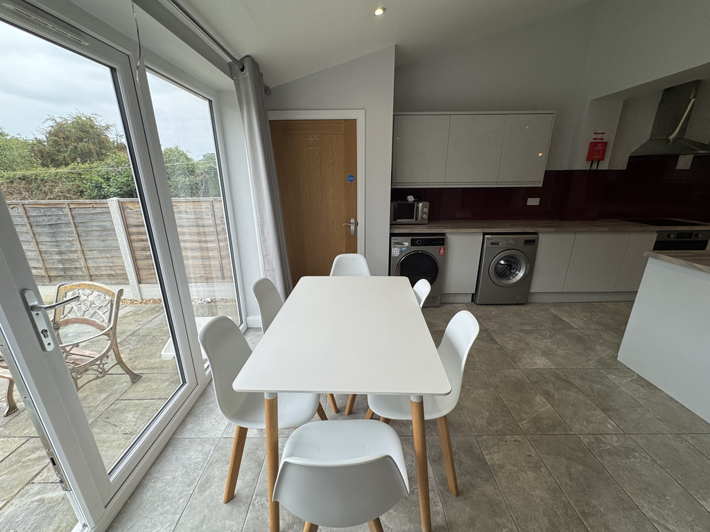 Image of Fourth Avenue, Tang Hall 