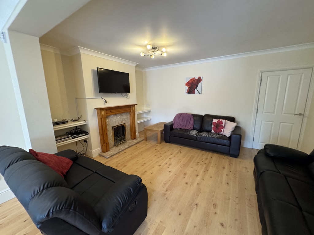 Image of Albemarle Road, South Bank