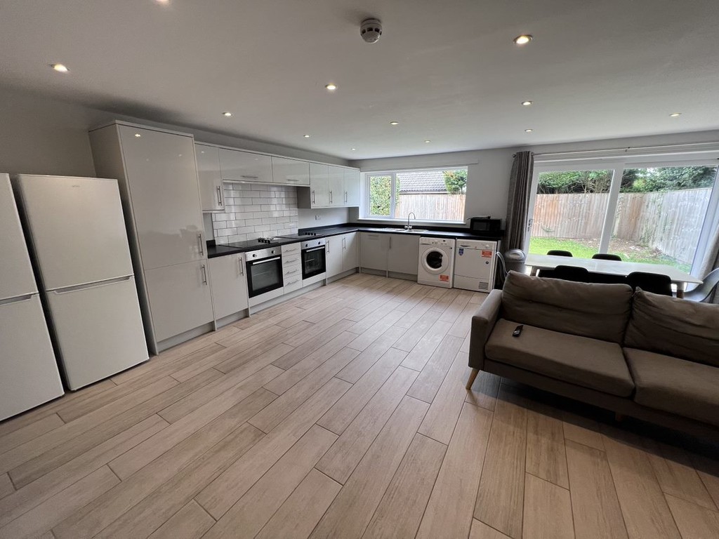 Image of Deramore Drive, Badger Hill