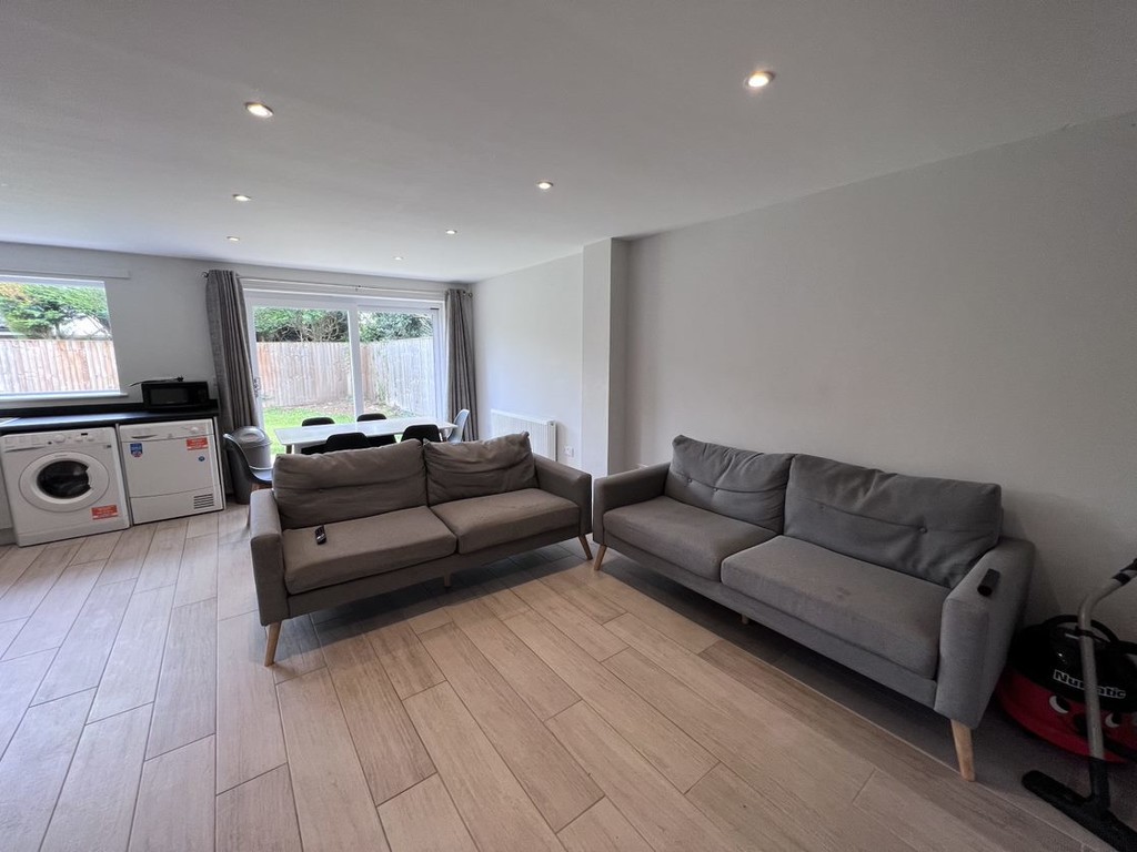 Image of Deramore Drive, Badger Hill