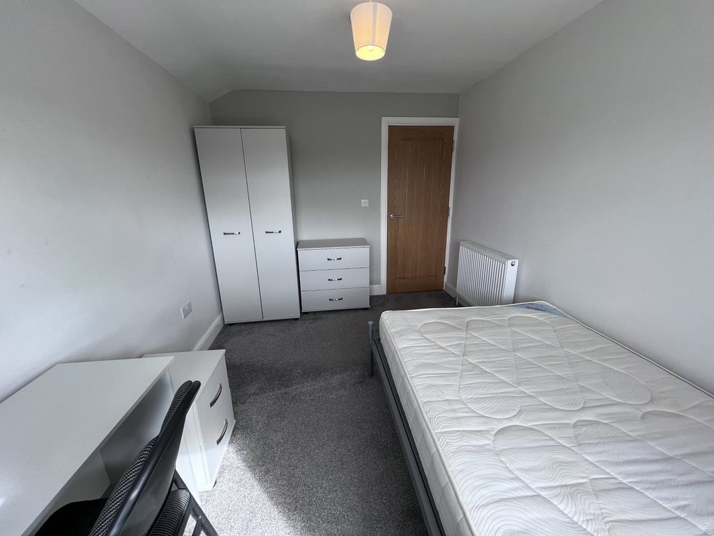 Image of Deramore Drive, Badger Hill