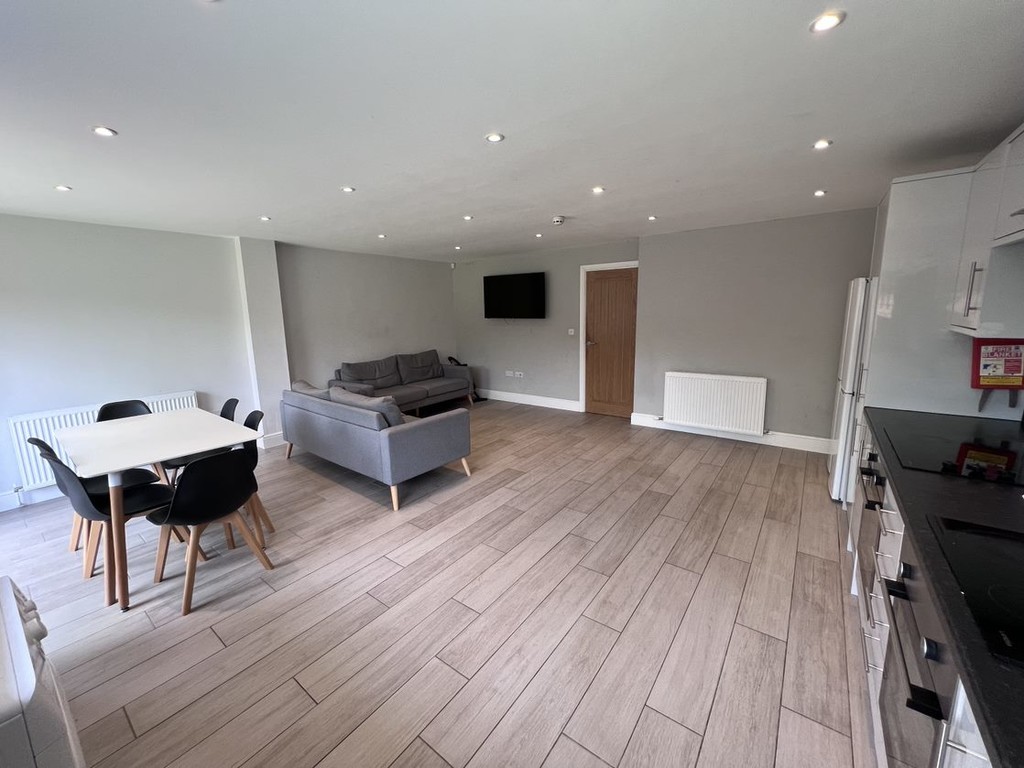 Image of Deramore Drive, Badger Hill